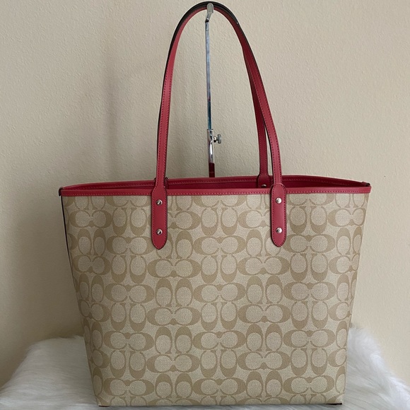 Coach - Picture 7 of 8